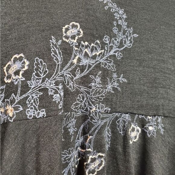 Lauran Conrad M Black Embroidered Peplum Sweater - Picture 6 of 7